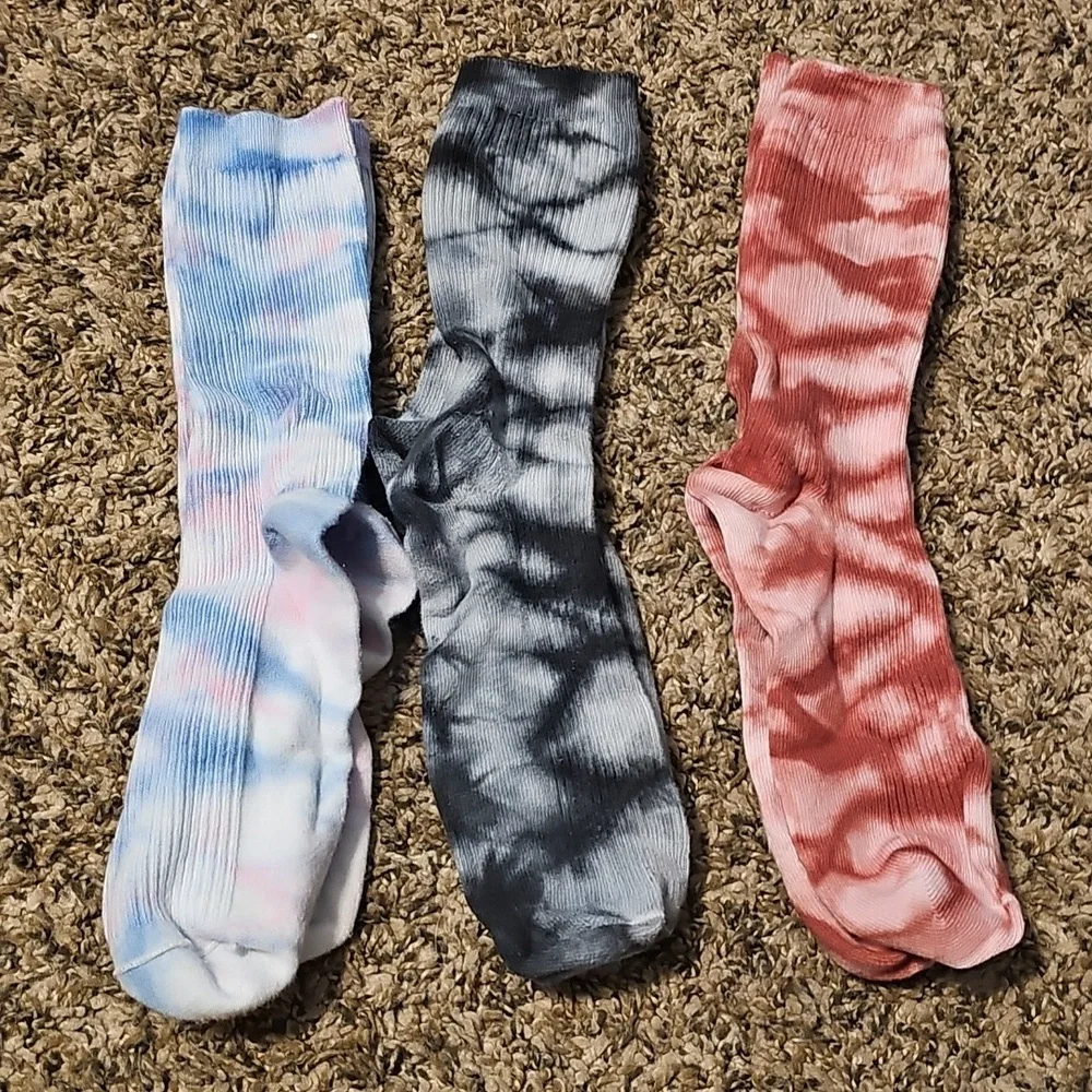 3 Pairs Of Womens Tie Dye Socks!! Nwots Med/lg
